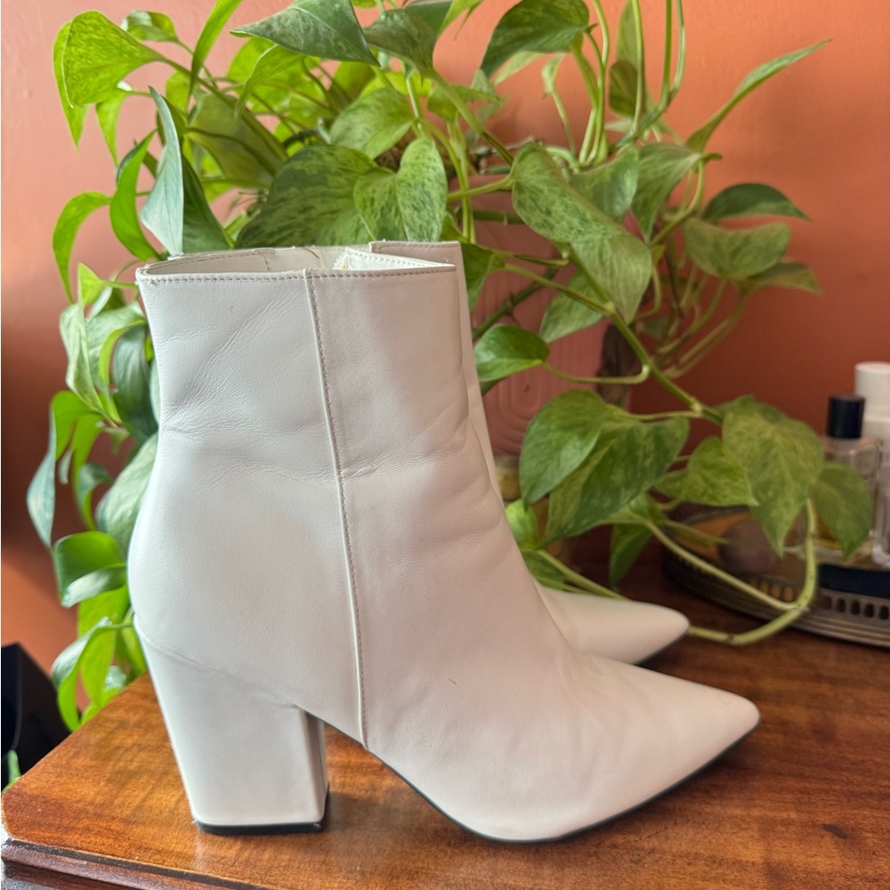 Women's Nine West White Pointed-Toe Block Heel Ankle Boots